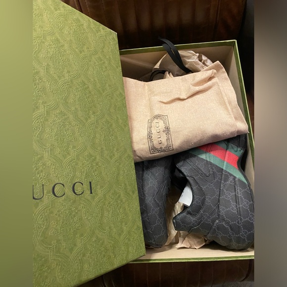 Gucci Men's Rhyton GG Supreme  Sneakers - Picture 16 of 16